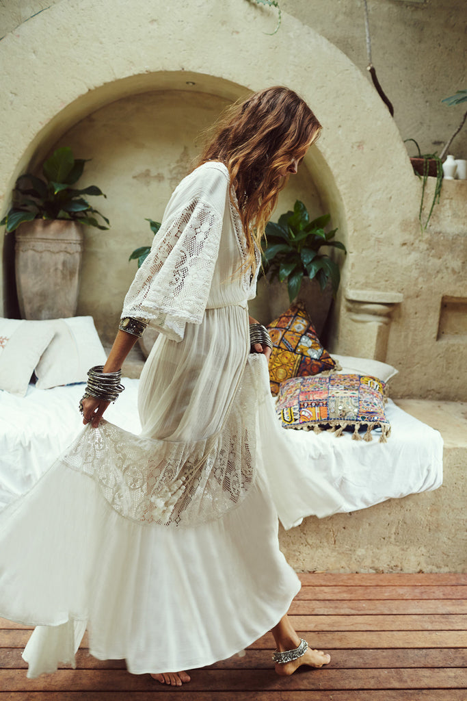 Godess White Lace Flowy Dress