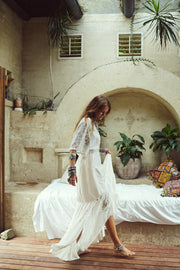 Godess White Lace Flowy Dress. Love that Boho